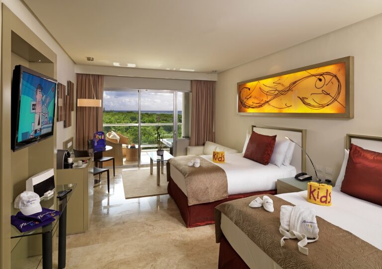 1 ParadisusPlayaDelCarmen_LaEsmeralda-Luxury_Suite-Family_Concierge