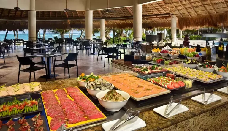 cataloniaroyaltulum_lunchbuffetlapalapa_2